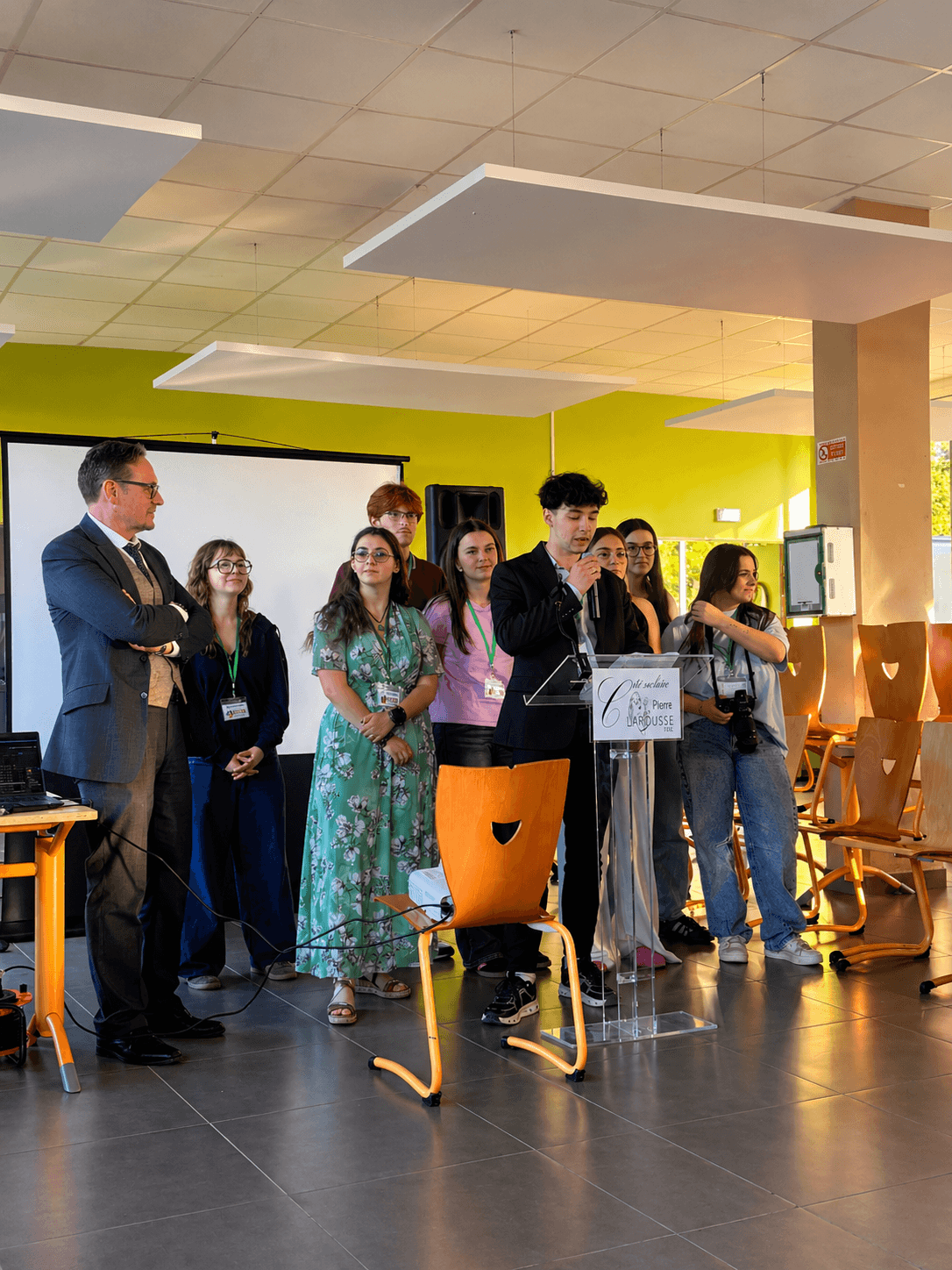 L’Amie-Toucy : des retrouvailles chargées d’émotion pour les 60 ans du lycée Pierre Larousse