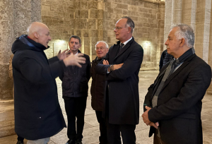 « Une petite journée à parcourir l’Yonne du nord au sud : tel a été le programme de ce mercredi 29 octobre pour l’ancien Premier ministre, édile du Havre et président du parti « Horizons » Edouard PHILIPPE qui accompagné de certains élus locaux a su joindre l’utile à l’agréable afin d’écouter les Français dans l’optique de la présidentielle 2027… ».
