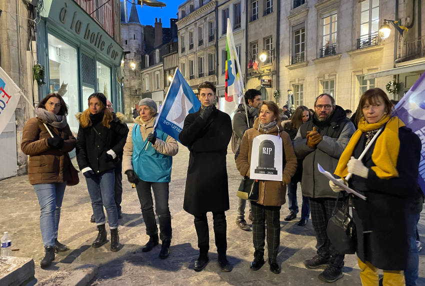 Les opposants à la fermeture de l’école des Brichères manifestent à Auxerre : de l’inacceptable à l’insupportable...
