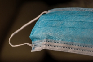 « A partir de lundi, les agents municipaux apporteront une dotation de masques jetables au domicile de la population d’Auxerre. Il en sera de même dans les communes de l’agglomération de l’Auxerrois… ».