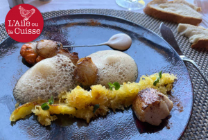 « Jouissant d’un cadre agréable et typique, « La Lucarne aux Chouettes » mérite le détour en offrant outre une jolie vue sur la rivière Yonne des recettes de qualité au fond de l’assiette. Une volonté de bien faire de la part des propriétaires qui va dans le bon sens… ».