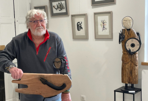 « Ses sculptures ressemblent à des statuaires religieux. On peut voir tout une foultitude de choses dans ses encres. L’univers fécond et créatif de GRIMO ne laisse pas indifférent et propose de multiples interprétations au niveau des messages. Un artiste assez rare sur le circuit dont il faut admirer les œuvres à la galerie de la Porte 68 à Auxerre jusqu’au 19 avril… ».