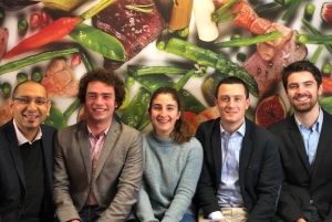 « Une embauche est déjà programmée pour densifier la force de frappe de cette nouvelle filiale des FESTINS. TOQ TOQUE, ambitieux programme de livraison de plats cuisinés et de recettes à domicile profite de la fermeture de la restauration traditionnelle surtout les soirs et du trop-plein de fastfood exotiques pour vanter les mérites d’une gastronomie de qualité à la française, à la traçabilité garantie et aux saveurs inéluctables. Un concept devant séduire les CSP+ et les familles en quête de plaisirs gustatifs au fond de l’assiette… ».