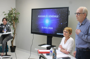 « Très investi dans la vie associative et la vie publique – il figurait encore sur une liste électorale lors des municipales auxerroises en 2020 -, l’ancien conseiller général et premier adjoint socialiste de la Ville d’Auxerre Guy PARIS disparaît à l’âge de 75 ans des suites d’une maladie. On connaissait ce personnage attachant pour ses engagements au sein d’AMIDON 89, de l’UNA Auxerre ou du CDIDF où il travaillait aux côtés de l’amour de sa vie, son épouse Simone à qui nous présentons nos plus sincères condoléances…En 2024, il aimait parler des étoiles lors d’une assemblée générale des plus surprenantes : il les a rejoint ce samedi 30 août… ».