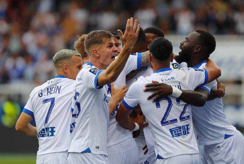 Menant 2 à 0 après dix minutes, l’AJ Auxerre trébuche face à Angers : un point, c’est tout…