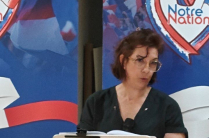 « Elle est officiellement tête de liste sans étiquette aux prochaines échéances municipales à Villeneuve-sur-Yonne, la conseillère régionale Audrey LOPEZ, ex-RN, est également investie en qualité de vice-présidente nationale et référente départementale dans l’Yonne de la nouvelle formation politique, apparue au début de l’été, « Notre Nation ». Un mouvement en mode vertueux qui se situe entre LR et le RN… ».