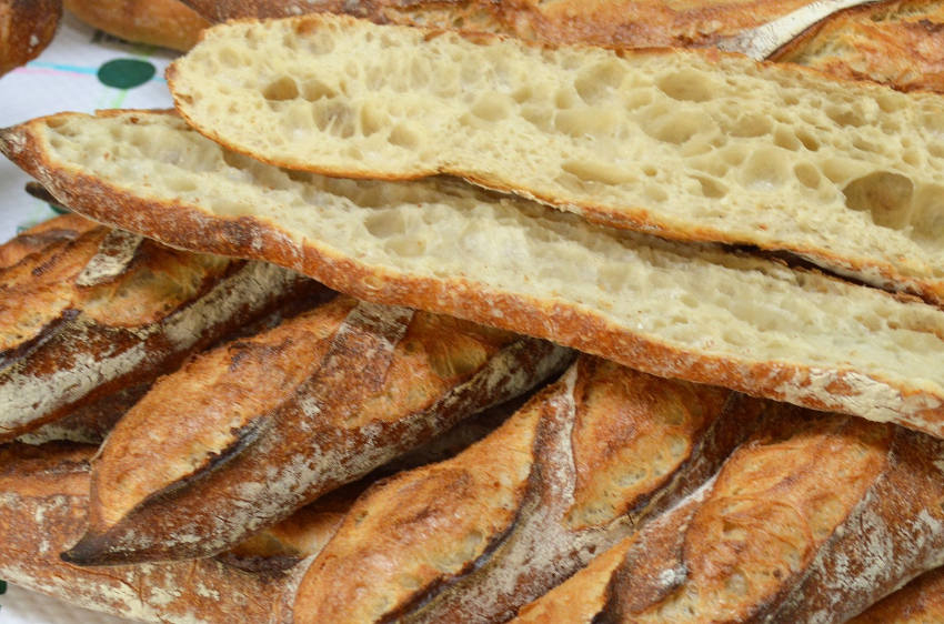  « Une référence de la grande distribution commercialise depuis peu du pain ne coûtant que 0,29 centimes d’euro. Une hérésie pour les professionnels de la boulange, artisans vedette du savoir-faire en France… ».