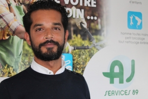 « La filière des services d’aide à domicile et les partenaires en fournisseur de matériel se sont organisés dans l’Yonne pour optimiser la continuité de leurs opérations en matière de protection et de vigilance pendant la crise sanitaire. En créant « CI 89 », une vingtaine de structures à l’instar d’AJ SERVICES 89 (Jérôme ATTIAVE) ou ADEQUAT (Maud BEAUMONT) confirment leur professionnalisme et leur attachement au territoire de l’Yonne…. ».