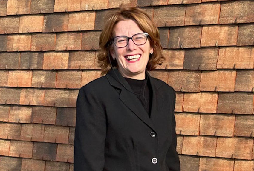 L’institution est de plus en plus ancrée dans la féminité : Stéphanie CHAVET, nouveau sourire de la CAPEB 89 !