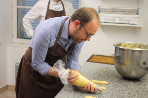 « Deux rencontres dont l’une chez le maître artisan boulanger-pâtissier Laurent BISSON aura permis à Nicolas SORET, vice-président de la Région BFC, de partager le quotidien d’un chef d’entreprise lors de l’opération « Printemps de la Proximité », concoctée par l’U2P régionale »…