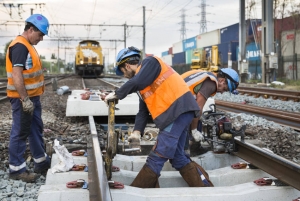 « Disposer d’un réseau ferroviaire toujours plus performant et sécurisé : SNCF Réseau investit avec l’aide de la Région et de l’Etat une enveloppe de 485 millions d’euros pour une vaste campagne de travaux de modernisation en 2020… ».
