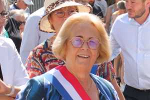 « La Maison de Santé Pluridisciplinaire de Tanlay a accueilli son nouveau médecin généraliste le 01er juillet après plusieurs mois de turpides administratives ; la députée de la circonscription, Sophie-Laurence ROY lui rendra visite ce jeudi afin de saluer la victoire de l’opiniâtreté et de l’engagement… ».