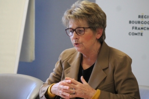 « La présidente de la Région Bourgogne Franche-Comté Marie-Guite DUFAY annonce un plan de relance en faveur de l’emploi qui pourrait être soumis au vote régional en octobre. 400 millions d’euros devraient être injectés à son application avec en toile de fond le sauvetage des emplois et la contribution des entreprises à la transition écologique… ».