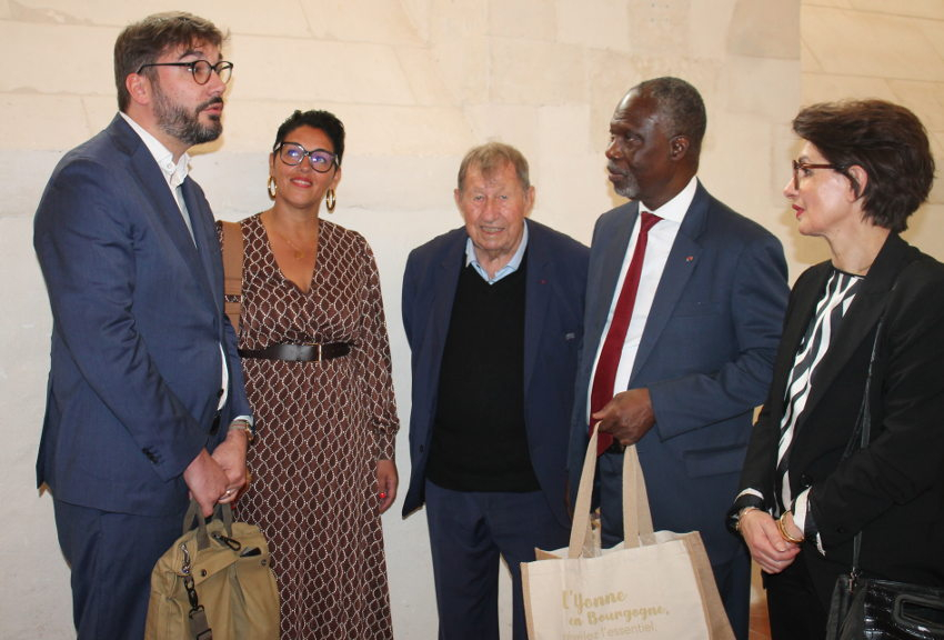 Auxerre est à l’heure ivoirienne : coopérations et projets économiques à venir après la visite de l’ambassadeur ?