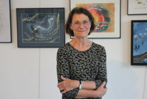 « En 42 tableaux, l’univers créatif de l’aquarelliste Claire COTE s’apprécie cette semaine encore à l’Espace culturel de Gurgy. Un patchwork de représentations très éclectiques pour une artiste qui se fait assez rare sur le circuit… ».