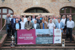 « 160 kilomètres de course à parcourir entre Saint-Fargeau et Toucy le 26 septembre prochain : ce copieux programme a été présenté par les organisateurs de la Classique Puisaye-Forterre aux élus et aux partenaires… ».