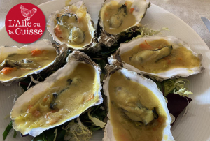 « Sur la route des vacances de jadis, la route nationale 6, se trouve toujours l’Auberge des Chenêts dont on apprécie infiniment la qualité de la cuisine. Une belle table à redécouvrir avec Michèle et Bernard GILLOT… ».