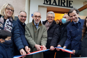 « Satisfait Nicolas BRIOLLAND ! Le maire d’Augy a remercié tous les acteurs institutionnels qui ont collaboré dans le projet de cette 27ème maison France Services, labellisée ces jours-ci dans sa commune… ».