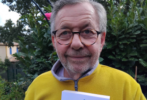 « Il se dévoile sans fard ni pudeur dans le troisième tome de ses mémoires peu enclines à la monotonie : notre chroniqueur Jean-Paul ALLOU raconte son chemin existentiel fait de hauts et de bas, sans avoir perdu la foi…ni l’humour qui le caractérise dans ce livre, « Il était une foi…la mienne ! » à commander sur toutes les plateformes et en librairie ».