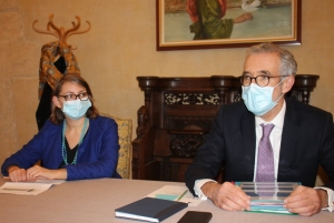 « La directrice territoriale de l’Agence régionale de Santé (ARS) Eve ROBERT a dévoilé les dernières statistiques se rapportant à l’évolution de la crise sanitaire dans l’Yonne aux côtés du préfet Henri PREVOST. Un léger mieux mais la vigilance doit persister ces prochaines semaines… ».