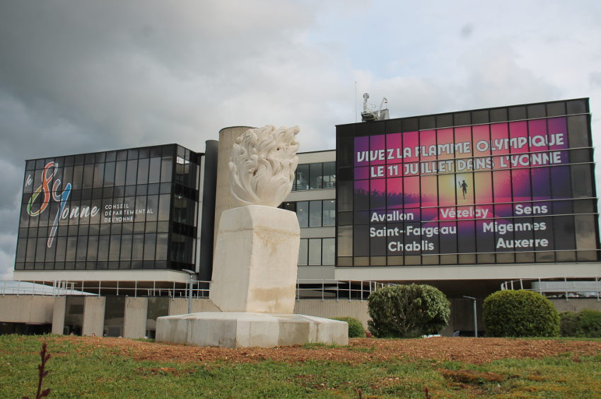 Une esplanade est dédiée à l’évènement : le Conseil départemental de l’Yonne déclare sa flamme à l’olympisme