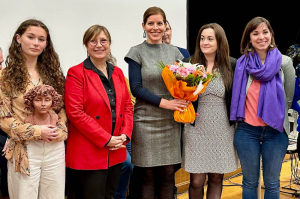 « L’an passé, la troisième édition des « Engagées de l’Yonne » avait révélé un très beau plateau de femmes inspirantes et dynamiques à la fin d’une cérémonie très conviviale, animée par la sénatrice Dominique VERIEN, à l’origine du concept. Qu’en sera-t-il ce samedi à la « Poèterie » de Saint-Sauveur-en-Puisaye ? ».