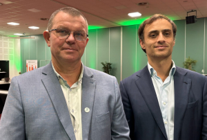 « La Caisse régionale de GROUPAMA Paris-Val-de-Loire a réuni les sociétaires et acteurs institutionnels de l’Yonne à Auxerre lors de l’ultime rencontre programmée sur son territoire, « la Soirée Conférence » où il aura été fait un bilan de l’actualité assurantielle du moment. En seconde partie de soirée, il revenait à l’analyste politique Jérôme FOURQUET de présenter les « métamorphoses de la société française » et d’en tirer tous les enseignements…La première partie aura mise en scène Olivier THIBAULT, président de la Fédération des caisses locales de l’Yonne et Hayik AFSAR, directeur général du groupe mutualiste… ».