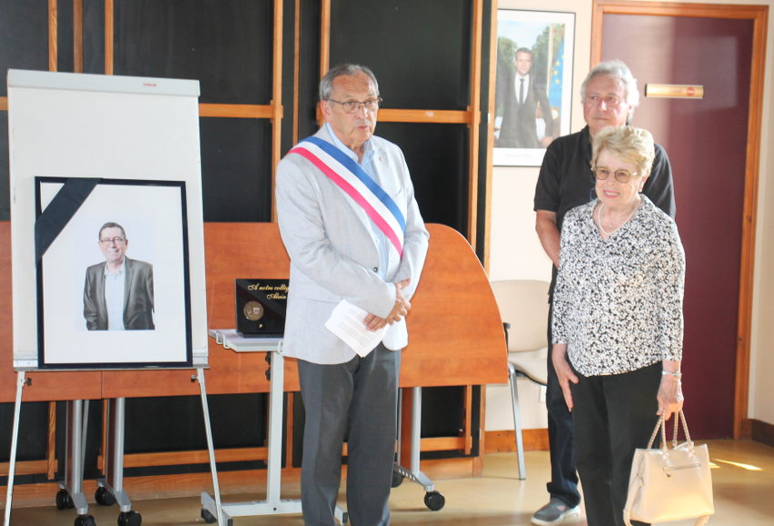 Hommage : le conseil municipal de Chevannes honore la mémoire d’Alain CREPIN, fidèle serviteur de la commune…