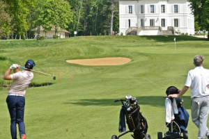 « La totalité des bénéfices du tournoi 2025 des « Golfeurs d’Etoiles » seront reversés au profit de l&#039;association « Maxime + », l&#039;association « La Marque de Bienfaisance – Donnez la Lumière » et ainsi à l’unique école d’éducation de chiens guides en Europe, l’association Frédéric GAILLANNE… ».