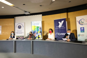 « L’an passé, malgré la crise sanitaire, l’EPNAK et ses partenaires avaient convié de nombreux orateurs qualifiés sur le sujet à venir débattre autour de la sensibilisation à ce handicap dont souffrent 700 000 personnes en France… ».