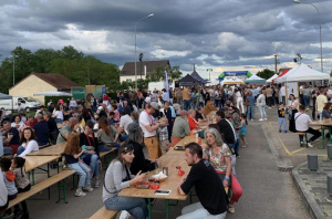 « Le Comité des fêtes d’Appoigny propose depuis quatre ans cette manifestation familiale qui répond à trois motifs d’intérêt général : animer et faire connaître Appoigny, offrir un bon moment aux Icaunais dans un contexte compliqué de crises et valoriser les produits locaux. Un pari réussi au vu des précédentes éditions… ».